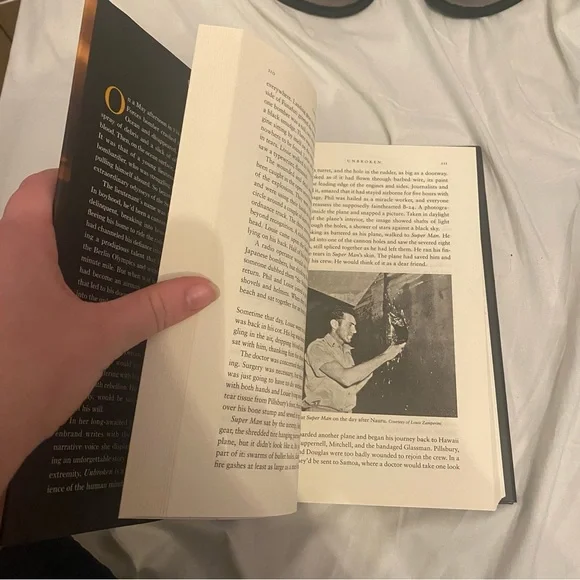 BNWT Unbroken hardcover book by Laura Hillenbrand - Picture 2 of 6